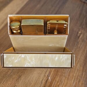 Vintage 1920s Gillette compact razor